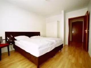 Dk Hotel