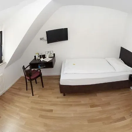Dk Hotel 3*