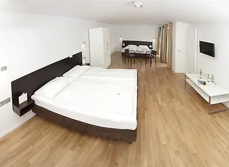 Dk Hotel 3*
